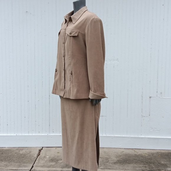 Giorgio Fiorlini Ladies (2)PC Skirt Set w/Brass Accents